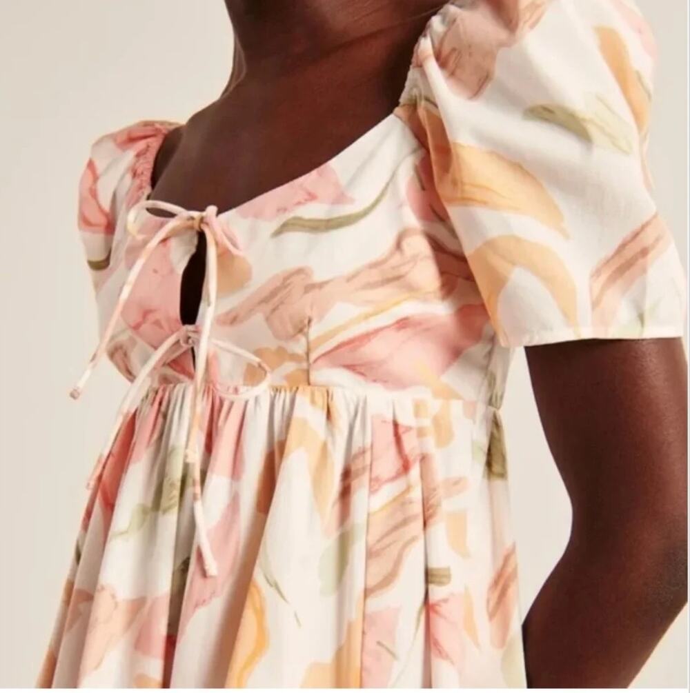 Abercrombie and Fitch Keyhole Babydoll Mini Dress
